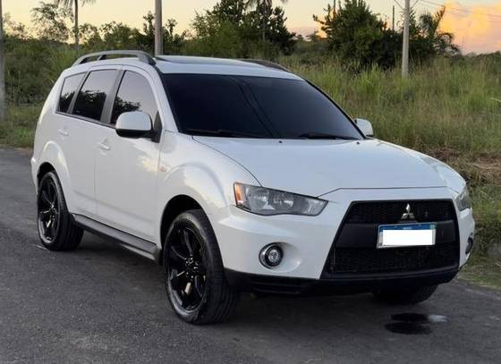 MITSUBISHI OUTLANDER 3.0 GT 4X4 V6 24V GASOLINA 4P AUTOMÁTICO